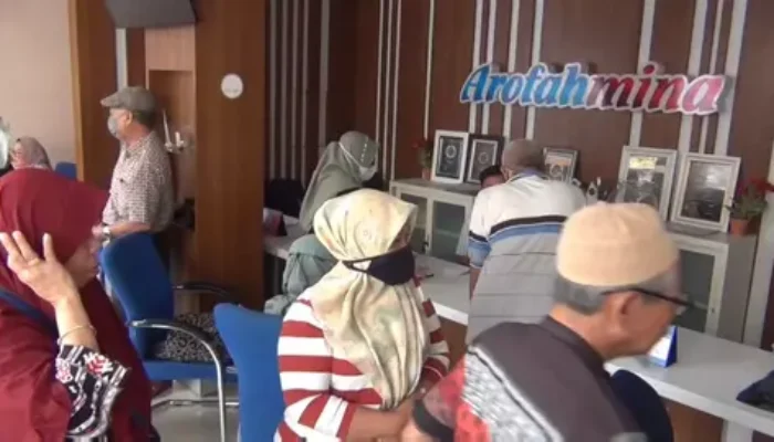 Gagal Berangkat Umrah, Puluhan Calon Jemaah Geruduk Arafahmina