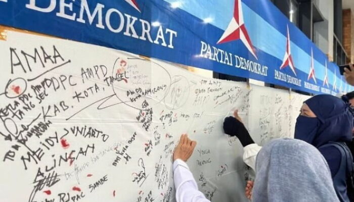 Tak Gentar, Demokrat Lawan PK Moeldoko Lewat Aksi Cap Jempol Darah