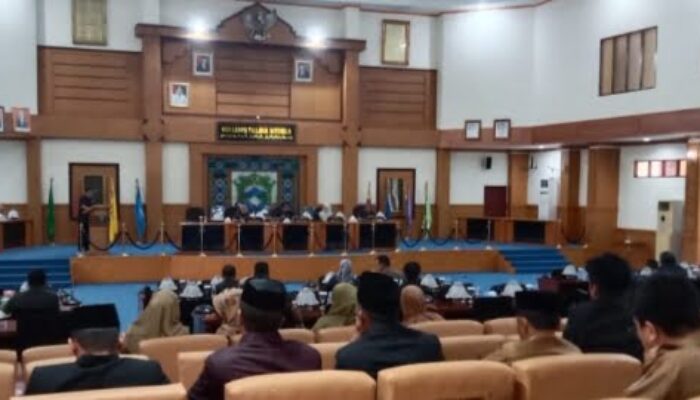 Rapat Paripurna DPRD Pangkep Bahas Ranperda APBD 2022