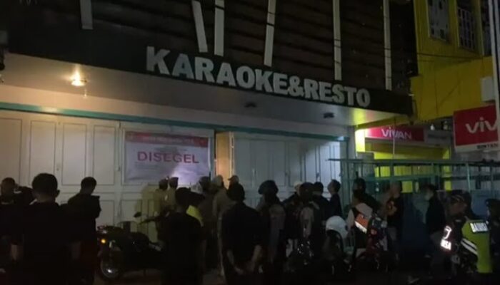 Inbox Karaoke & Resto Parepare Disegel Petugas