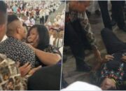 Presiden Dipermalukan, Emak-emak Lempari Sandal ke Jokowi