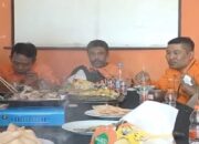 Ribuan Buruh Demo, Ketua Partai Buruh Dituding Makan Enak