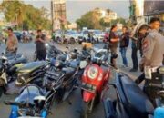 Polisi Telikung Konvoi Ugal-ugalan Hari Kemerdekaan di Makassar