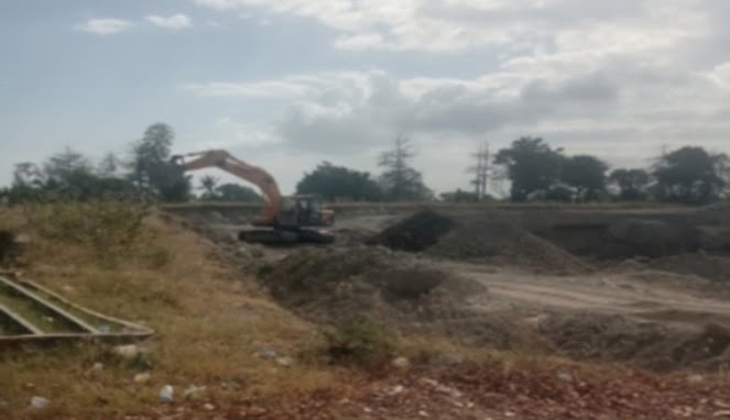 Tambang Ilegal di lingkungan Pasir Putih Lama, Desa Baruga, Kecamatan Pajjukukan, Bantaeng