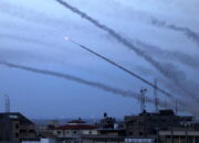 Puluhan Roket Hamas Hancurkan Israel, Ratusan Orang Tewas