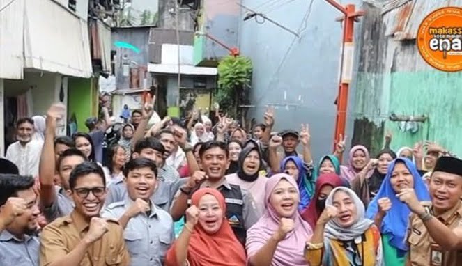 Warga Lorong Wisata Terima Bantuan Paket Sembako dari BPKAD Makassar