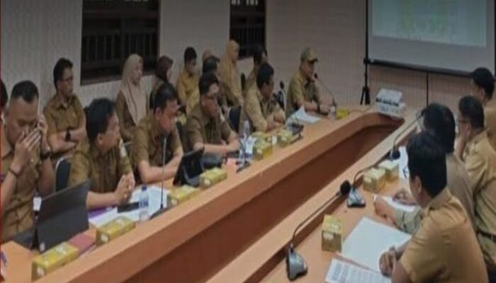 Kepala BPKAD Makassar Ikuti Rapat Ranperda Pertanggungjawaban APBD