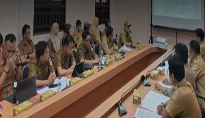 Kepala BPKAD Makassar Ikuti Rapat Ranperda Pertanggungjawaban APBD