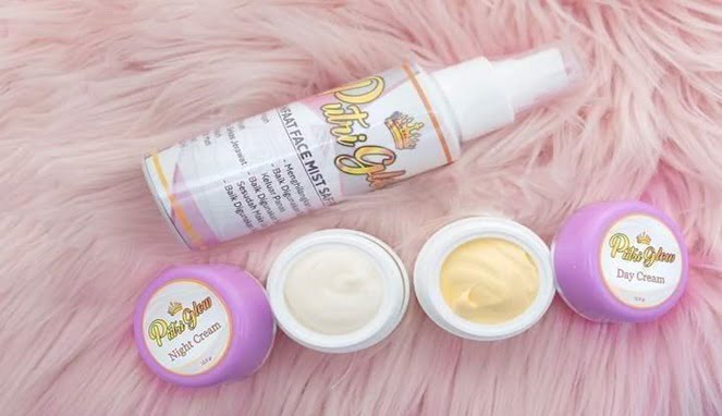 Dua Produk Putri Glow yang ini memiliki BPOM yakni Night Cream  & Day Cream, selebihnya ilegal semua.