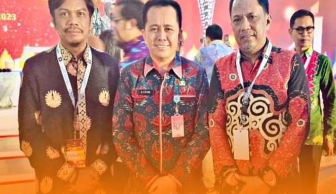 Kepala BPKAD Kota Makassar, Muhammad Dakhlan (Kanan)