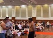 Kecewa dengan Jokowi, Relawan Ngamuk Lepas Baju Depan Puan