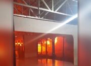 Si Jago Merah Ngamuk Bakar Gedung SMP Negeri 8 Makassar