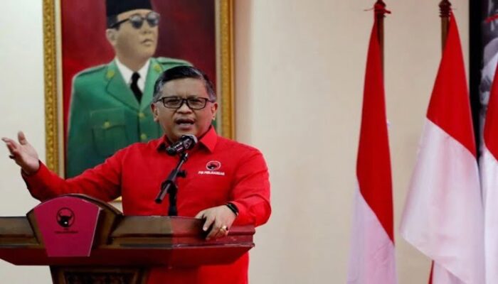 Sekjen PDIP Sesali Ambisi Kekuasaan Jokowi, Hukum Direkayasa Melalui MK
