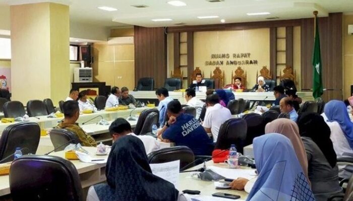 BPKAD Makassar dan DPRD Bahas Rapat Pembahasan APBD 2024