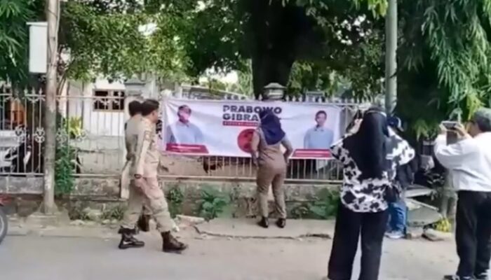 Baliho Capres Prabowo-Gibran Dicopot di Pinrang