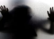 Gadis ABG Digilir Secara Bergantian 10 Pemuda