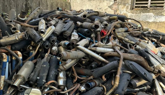 Polisi Sita 5.352 Knalpot Brong Hasil Pelanggaran Lalu Lintas di Makassar