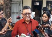 Sekjen PDIP Sebut Pohon Tumbang Pertanda Buruk Prabowo-Gibran