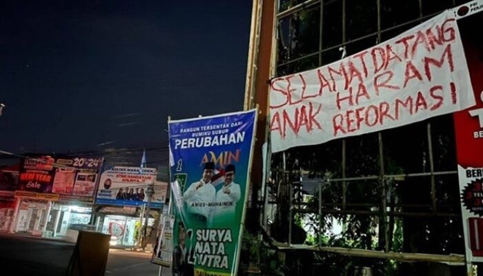 Gibran Disambut di Bali dengan Spanduk: Selamat Datang Anak Haram Reformasi