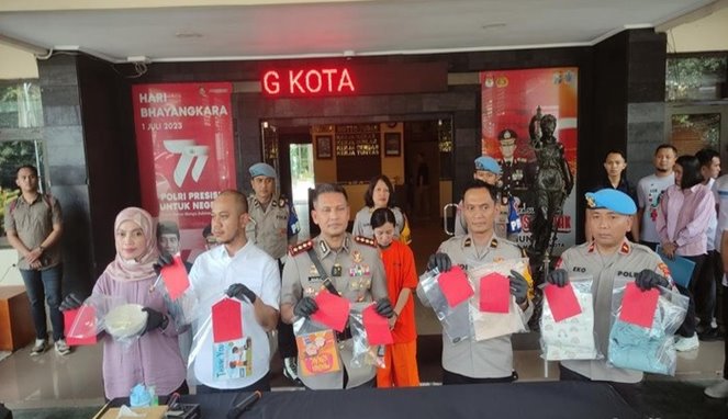 Polresta Malang Kota saat menetapkan tersangka penganiayaan anak Aghnia Punjabi