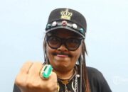 Jhonny Iskandar Meninggal Dunia, Air Mata Istri Almarhum Tak Henti Mengalir