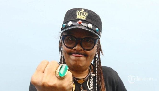 Jhonny Iskandar Meninggal Dunia, Air Mata Istri Almarhum Tak Henti Mengalir