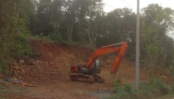 Tambang di Punakarya Eksis Tanpa Tersentuh Hukum