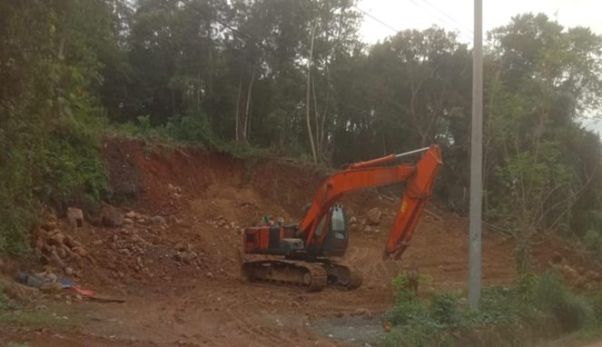 Tambang di Punakarya Eksis Tanpa Tersentuh Hukum