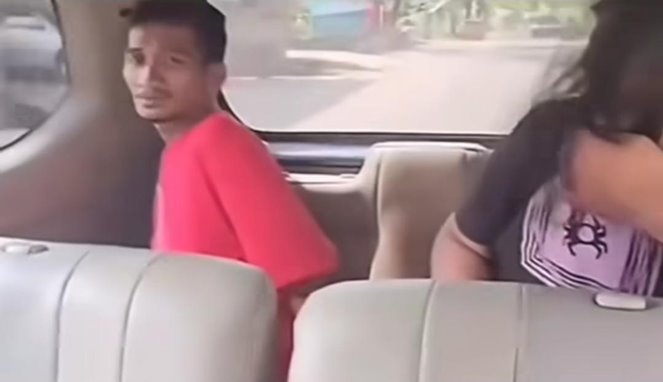 Viral! Pencuri Telepon Genggam Ketahuan BAB di Mobil Polisi