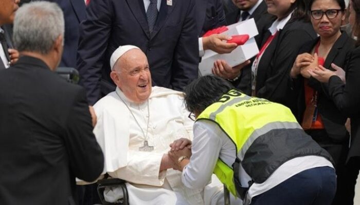 Paus Fransiskus Pilih Nasi Goreng Selama Perjalanan ke Papua Nugini