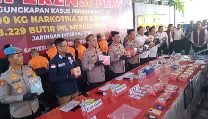 Pengungkapan Kasus Besar! Kapolda Sulsel Ungkap 29 Kg Narkoba di Makassar