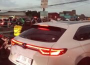 Tak Ada Petugas, Kemacetan di Jalan Batua Raya Makin Parah!