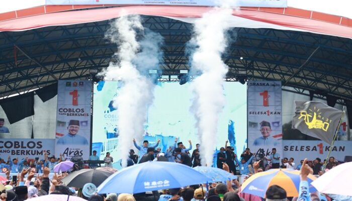 Ribuan Pendukung Padati Kampanye Akbar ARASKA di Barru