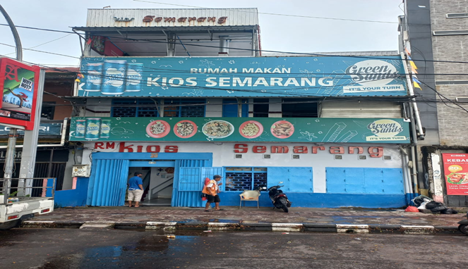 Puluhan Tahun Beroperasi, Kios Semarang 'Langgar' Aturan Sertifikasi Halal dan Izin Minol!