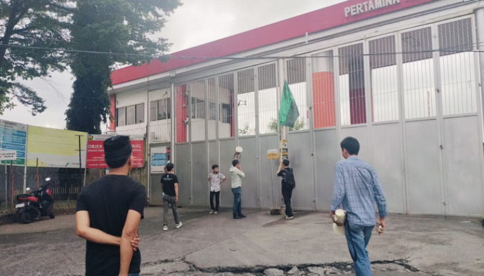 HMI Makassar Geruduk Pertamina, Desak Usut Mafia Pengoplos BBM!