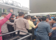 Dari Aksi ke Emosi, Mahasiswa dan Keamanan Claro Nyaris Bentrok