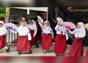 Tampil Serentak, Siswi SD Borong Makassar Bawakan Tarian Kreatif di Pentas Seni P5