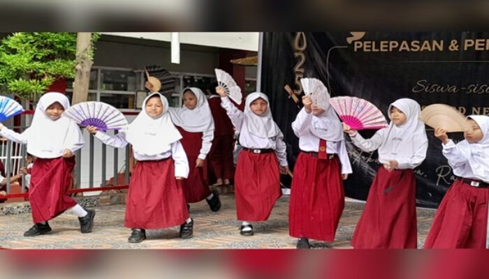 Tampil Serentak, Siswi SD Borong Makassar Bawakan Tarian Kreatif di Pentas Seni P5