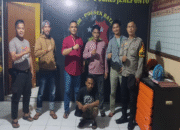 Sadis! Mobil Dibacok, Anak Jadi Saksi Teror Parang di Depan Mata