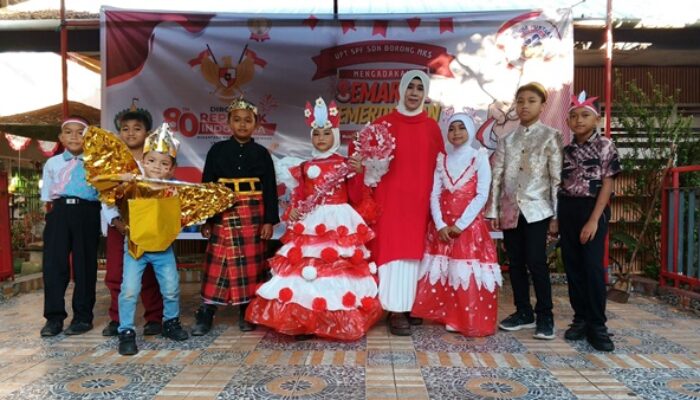 Beragam Kostum Kreatif, Peri hingga Pahlawan Warnai Karnaval SDN Borong Makassar