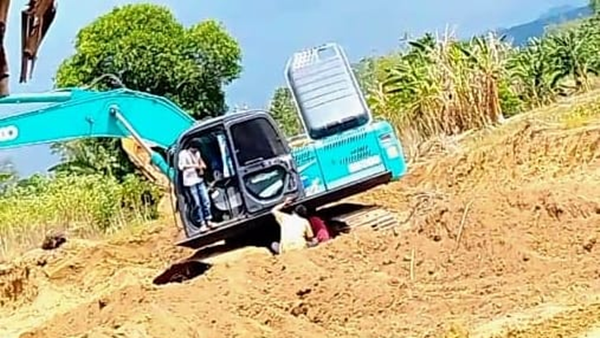 Paccelekan Jadi Gurun Tandus, Tambang Ilegal Diduga Dilindungi Oknum