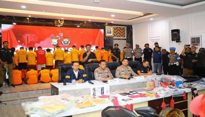 ATM Dijarah, DPRD Diserang! Polda Sulsel Bekuk 53 Tersangka Ricuh Demo