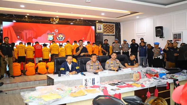 ATM Dijarah, DPRD Diserang! Polda Sulsel Bekuk 53 Tersangka Ricuh Demo