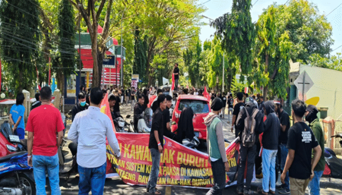 Blokade Jalan Nasional di Bantaeng Melumpuhkan Aktivitas, Warga Meledak Marah