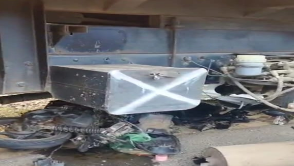 Tragedi Jalan Poros Macinna–Mangempang, Dua Pengendara Motor Tewas Digilas Truk