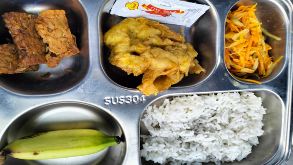 Menu Sekolah Berantakan, 100 Kg Daging Ayam MBG Jeneponto Ditemukan Membusuk