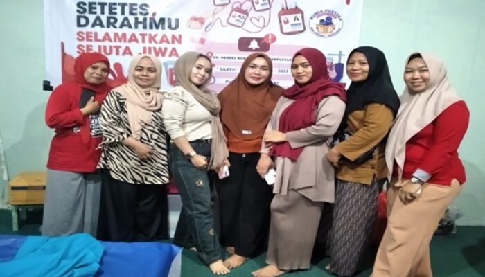 Aksi Kemanusiaan Tuntas, Bunda Pustaka SDN Borong Makassar Foto Bersama Gaes