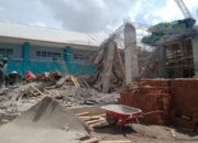 Dikawal Polisi, Tapi Tetap Runtuh, Proyek Miliaran MIN 2 Takalar Jadi Reruntuhan!