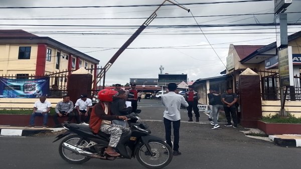 Mafia BBM Diduga Kuasai Manggarai, KP-GRD Meledak di Tiga Titik Aksi!