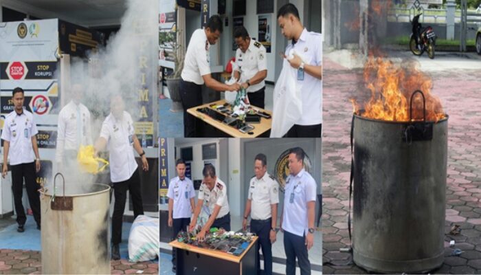 Sapu Bersih Blok Hunian, Rutan Masamba Bakar Barang Terlarang Warga Binaan